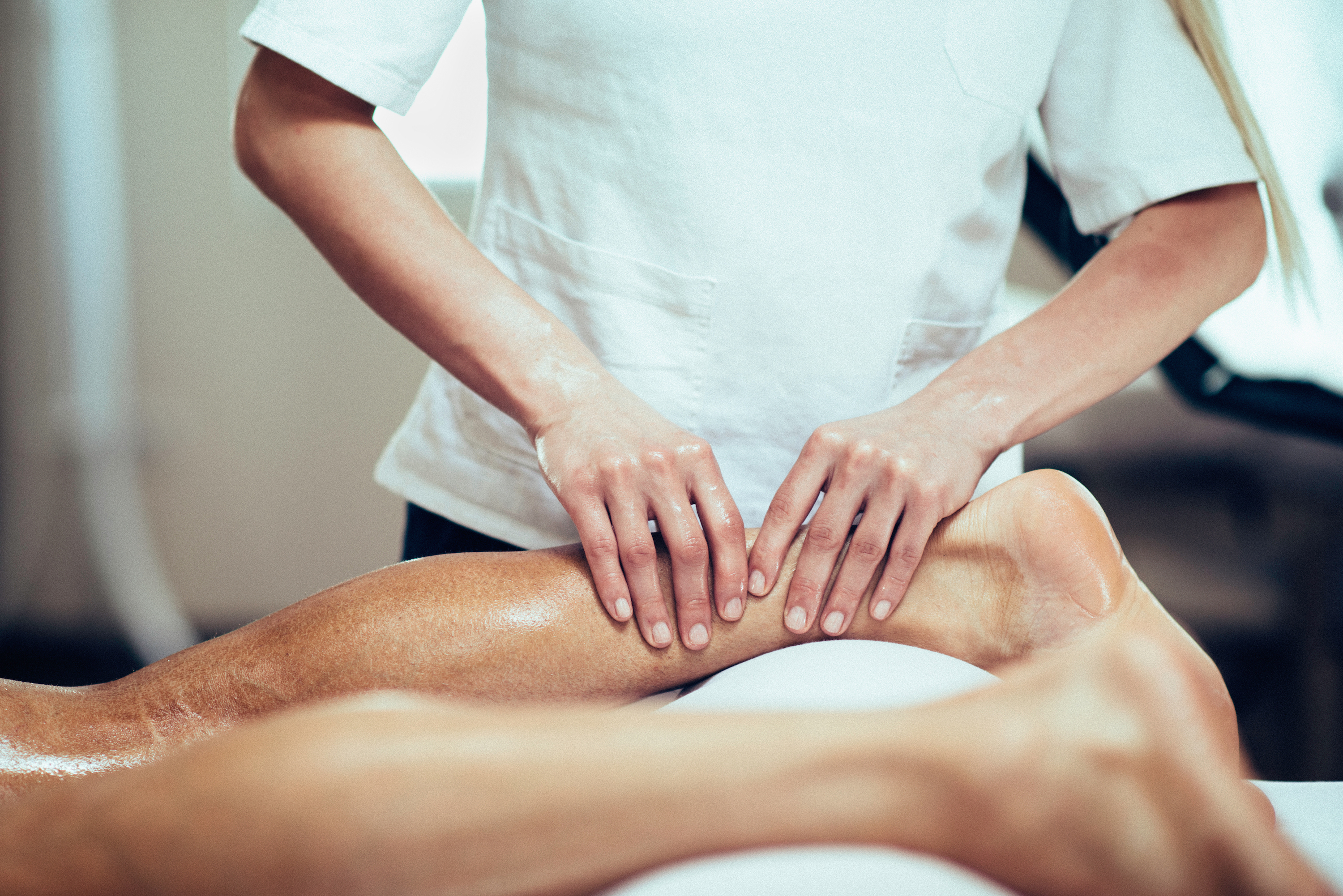 Knee Massage: Benefits and Tips